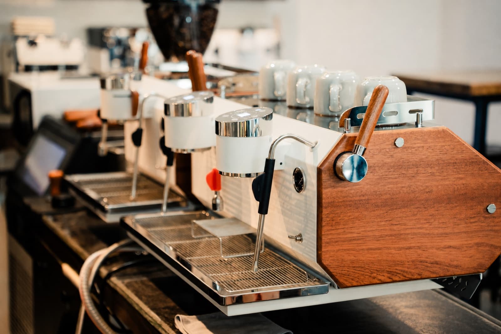 White double-group BRWMSTR Pro 2.0 espresso machine